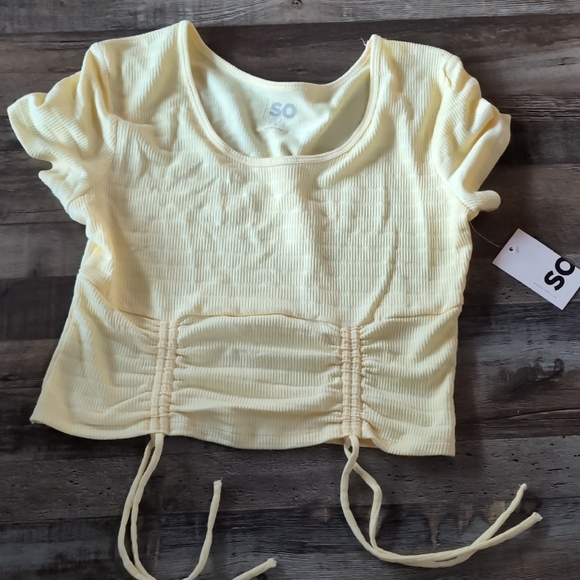 SO Women's Soft Yellow Ruched Crop Top - Picture 1 of 3